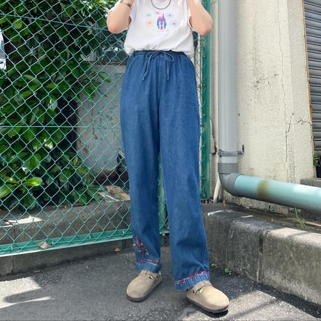 裾刺繍リラックスパンツ