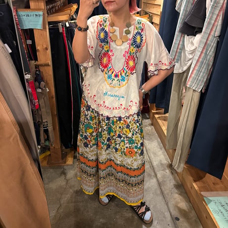 メキシコ刺繍フリルブラウス