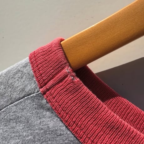 adidas ワンポイント刺繍リンガーTシャツ