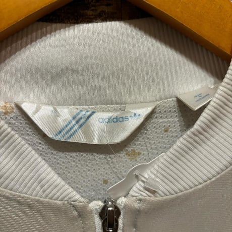 adidasトラックジャケット