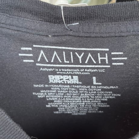 AALIYAH プリントTシャツ