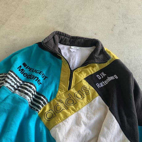 adidasハーフジップデザインプルオーバー