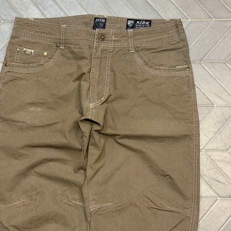 KÜHL  軽量アウトドアパンツ