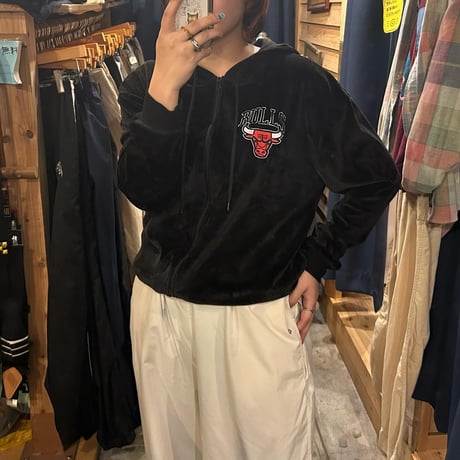 NBA CHICAGO BULLS ベロアジップパーカー