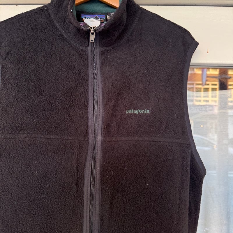 90's USA製patagoniaウィンター ベスト シンチラベスト 90s USA製 patagoniaパタゴニア ロゴ刺繍 シンチラ フリースベスト 紺