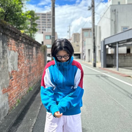 NIKEハイネックハーフジップパーカー