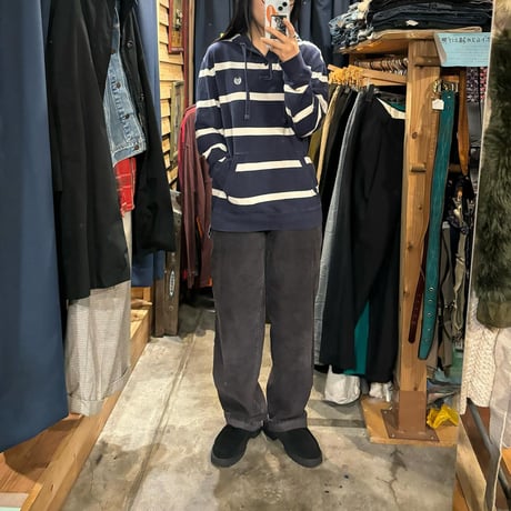 CHAPSヘンリーネックフーディ