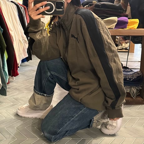 PUMA フルジップスウェット