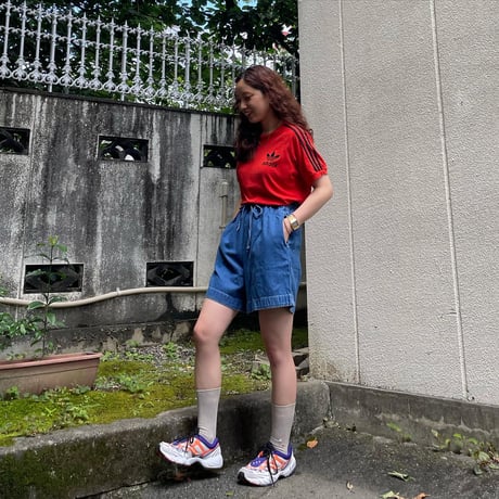 adidas トレフォイルオレンジTシャツ