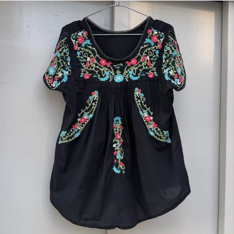 メキシコ刺繍ブラウス