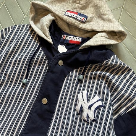 イングランド製NY刺繍切り替えフーディジャケット⚾️