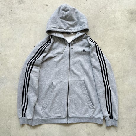 adidasジップアップフーディ