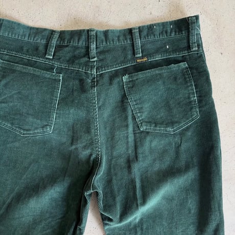 Wrangler 細畝コーデュロイフレアパンツ