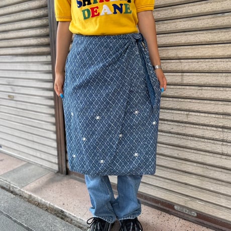 総柄ラップスカート