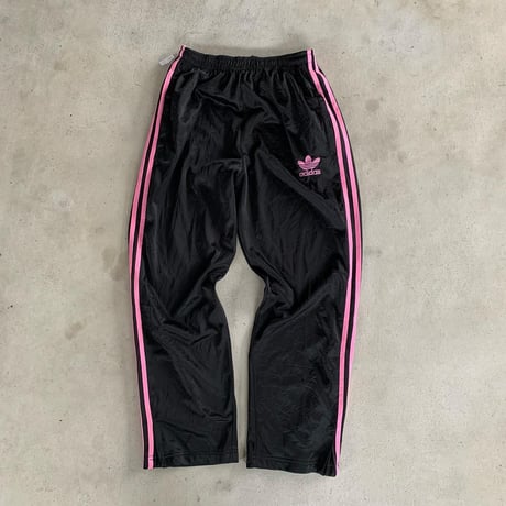 adidasオリジナルトラックパンツ