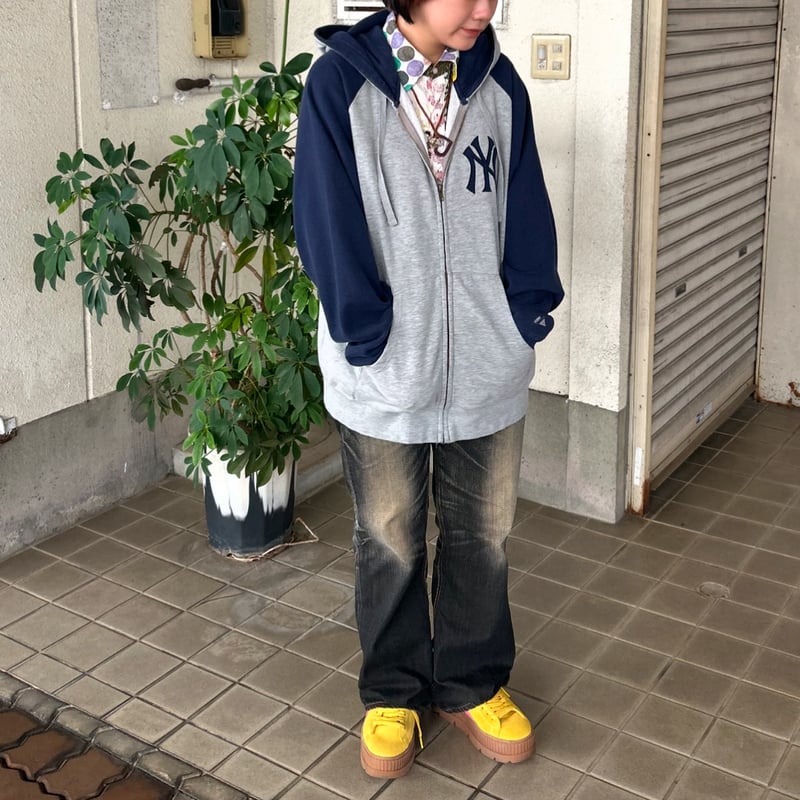 Majestic ニューヨーク・ヤンキース ジップパーカー | CUSTOM FEVER Majestic ニューヨーク・ヤンキース ジップパーカー | CUSTOM FEVER