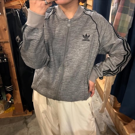 adidas トラックジャケット