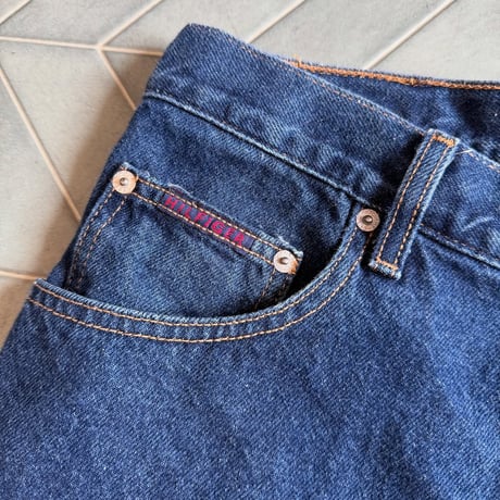 TOMMY JEANS ペインターハーフパンツ