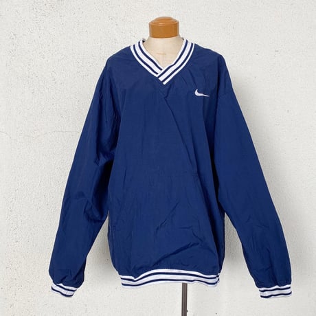 NIKE Vネックナイロンプルオーバー