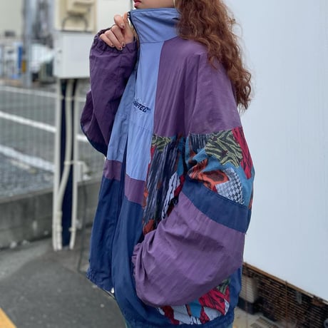 HI-TECデザインナイロンジャケット