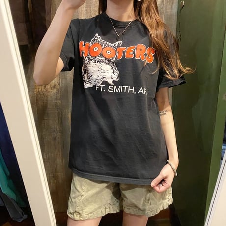 HOOTERS　Tシャツ