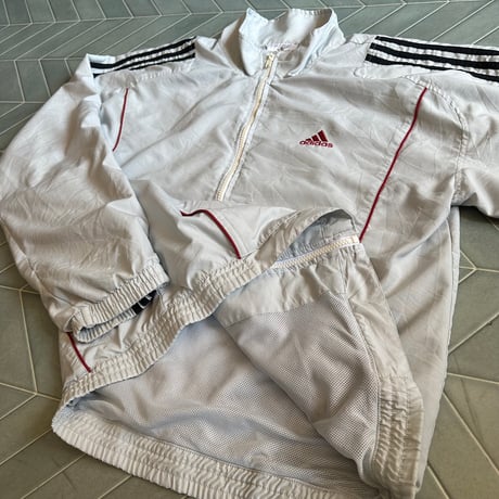 adidas ナイロンジャケット