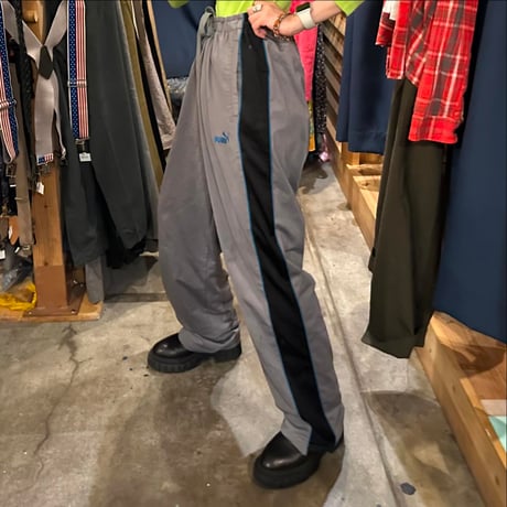 PUMAトラックパンツ🐆