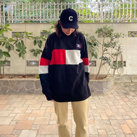 TOMMY HILFIGERデザインフリースプルオーバー