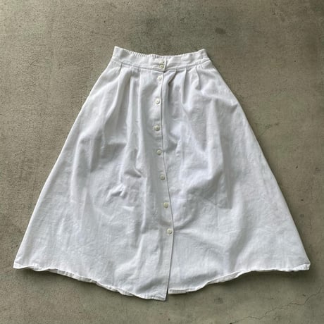 Aライン白スカート