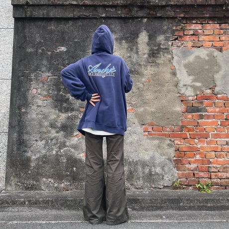 Carhartt バックプリントパーカー