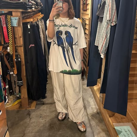amazonia-Brasil インコ グラフィックTシャツ