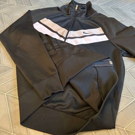 NIKE トラックジャケット