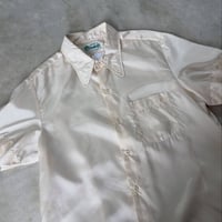 シアーサテンシャツ