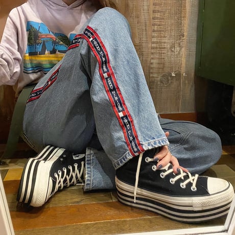 TOMMY HILFIGERサイドテープデニム