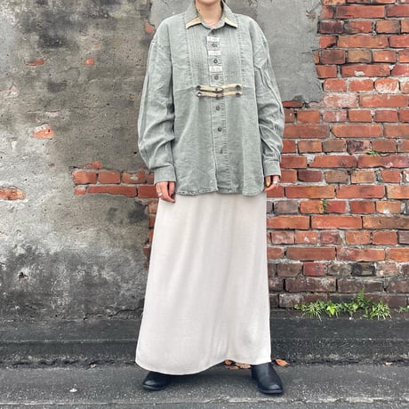 セージグリーンチロリアンシャツ