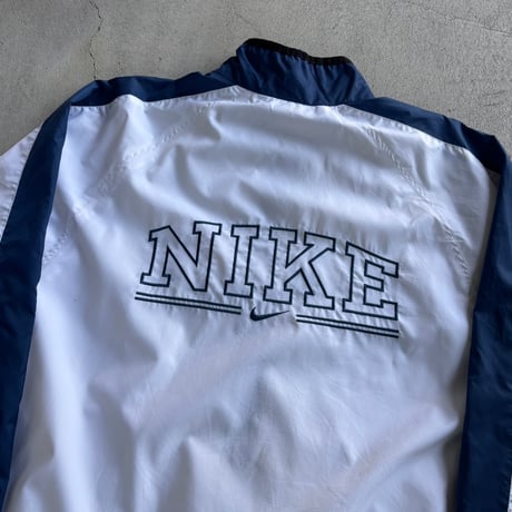 NIKE ナイロンジャケット