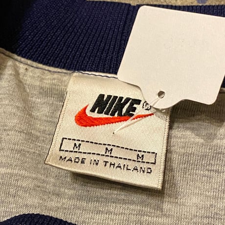 NIKE裏地付きナイロンプルオーバー