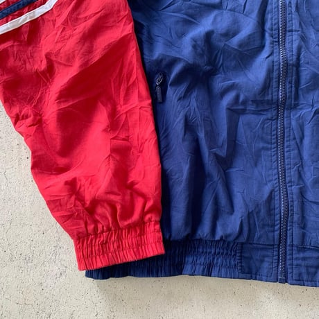 adidasナイロン切り替えフルジップ