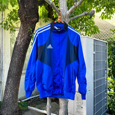 adidasトラックジャケット