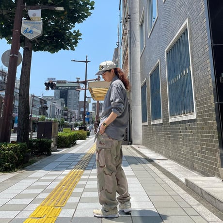 デザートカモ柄迷彩カーゴパンツ