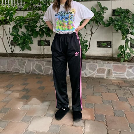 adidasオリジナルトラックパンツ