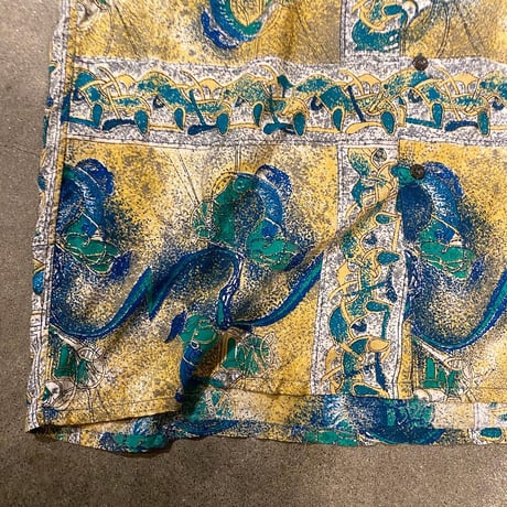 レーヨン柄シャツ