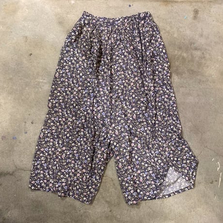 小花柄リラックスワイドパンツ