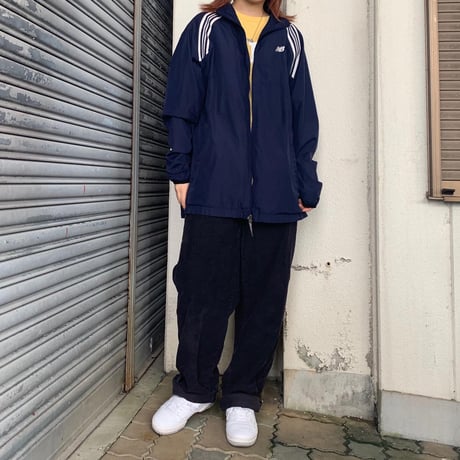 New balanceポリエステルジャケット