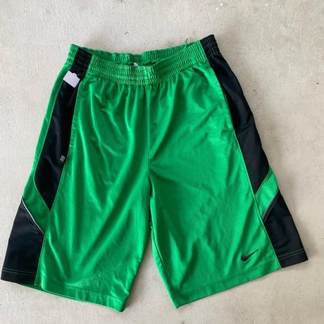 NIKE スウッシュロゴ バスパン