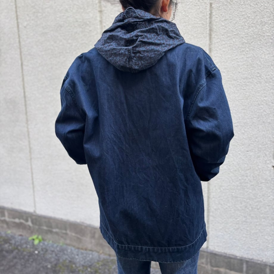 697d9188b7a32b9258f22e18