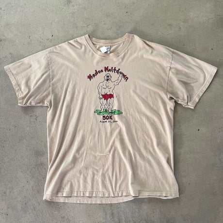 ユニークデザインTシャツ