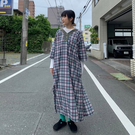 Ｖネックチェックワンピース