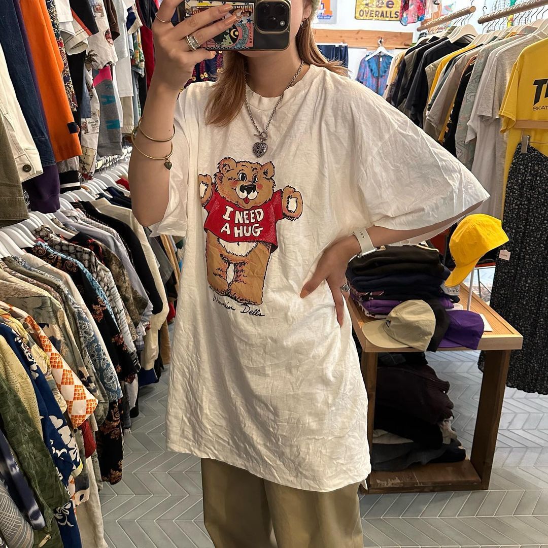 Dead stock!80年代USA製くまさんハグTシャツ🫂 | CUSTOM FEVER Dead stock!80年代USA製くまさんハグTシャツ🫂 | CUSTOM FEVER
