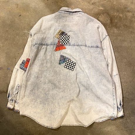 “GET USED”デザインシャツ